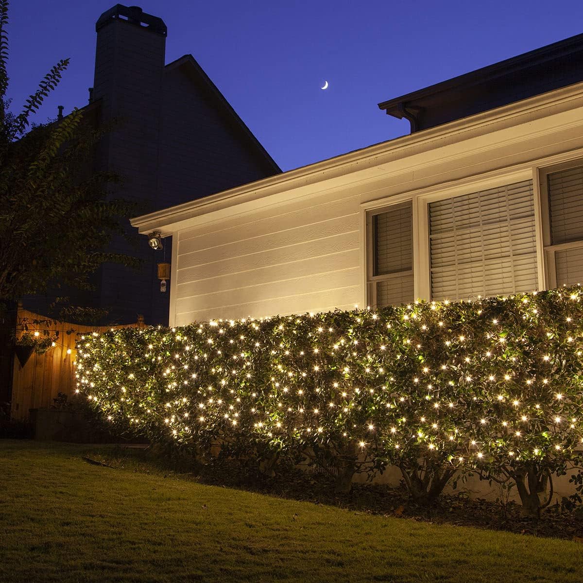 Lepro 10M LED string lights with 100 warm white LEDs on waterproof copper wire, ideal for indoor and outdoor decorative lighting.