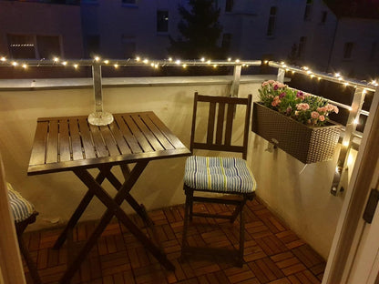Lepro 10M waterproof LED string lights with 100 warm white copper wire fairy lights, ideal for indoor and outdoor decorative lighting.
